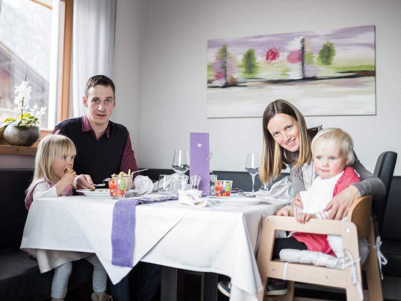 Familienhotel Viktoria Ultimo Exteriér fotografie